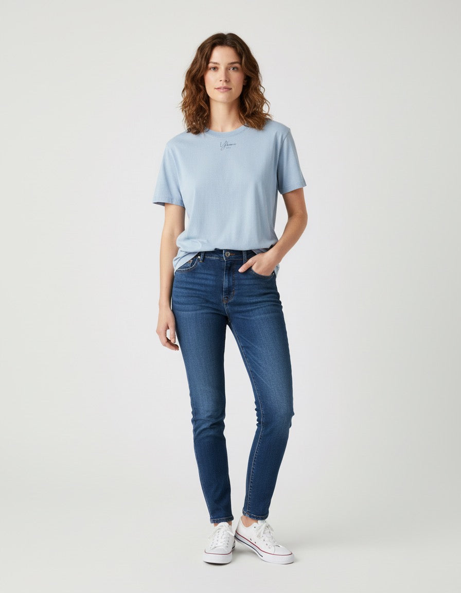 Le t-shirt unisexe teint en pièce à poids lourd