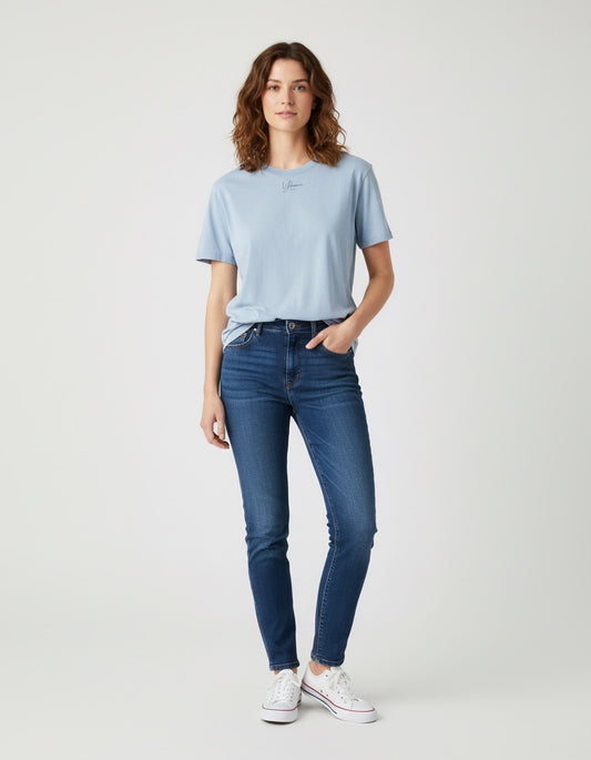 Le t-shirt unisexe teint en pièce à poids lourd