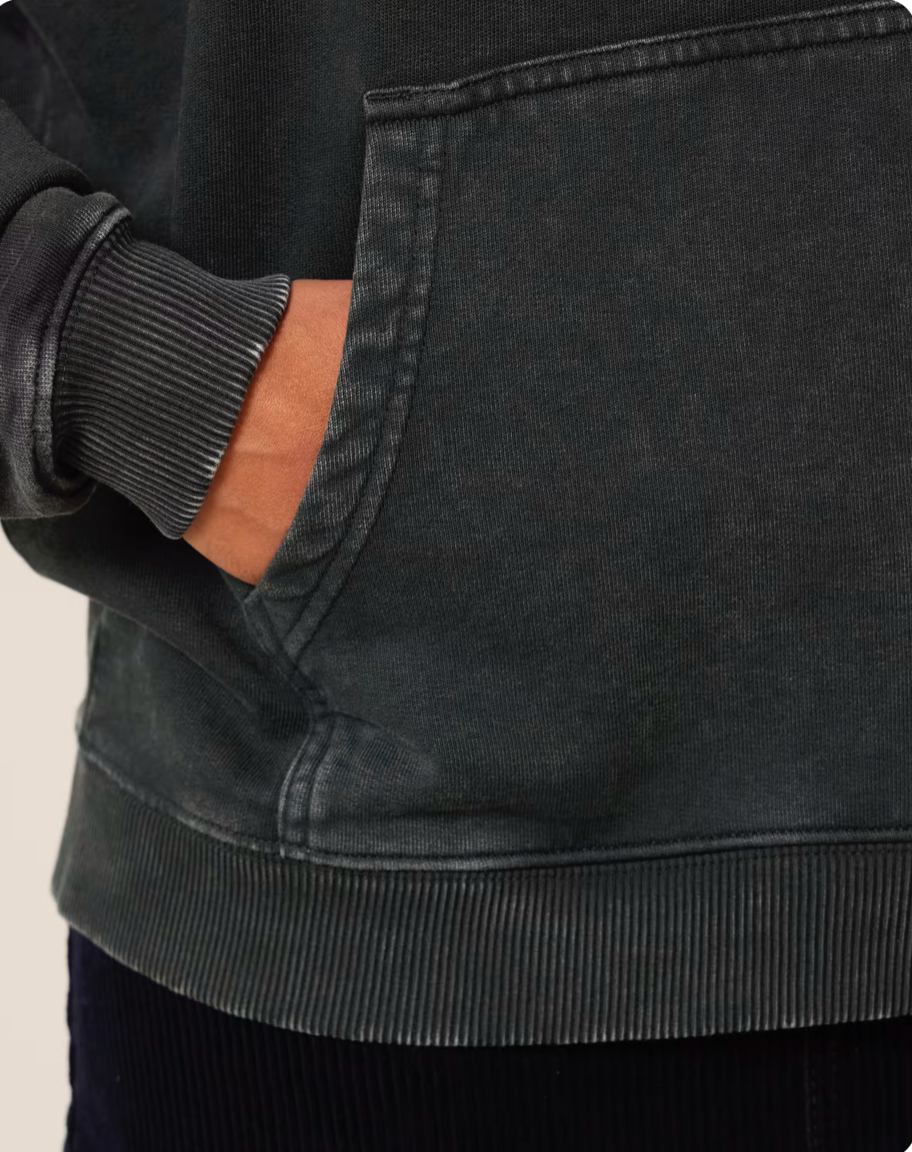 Le hoodie sweatshirt teint en pièce oversize