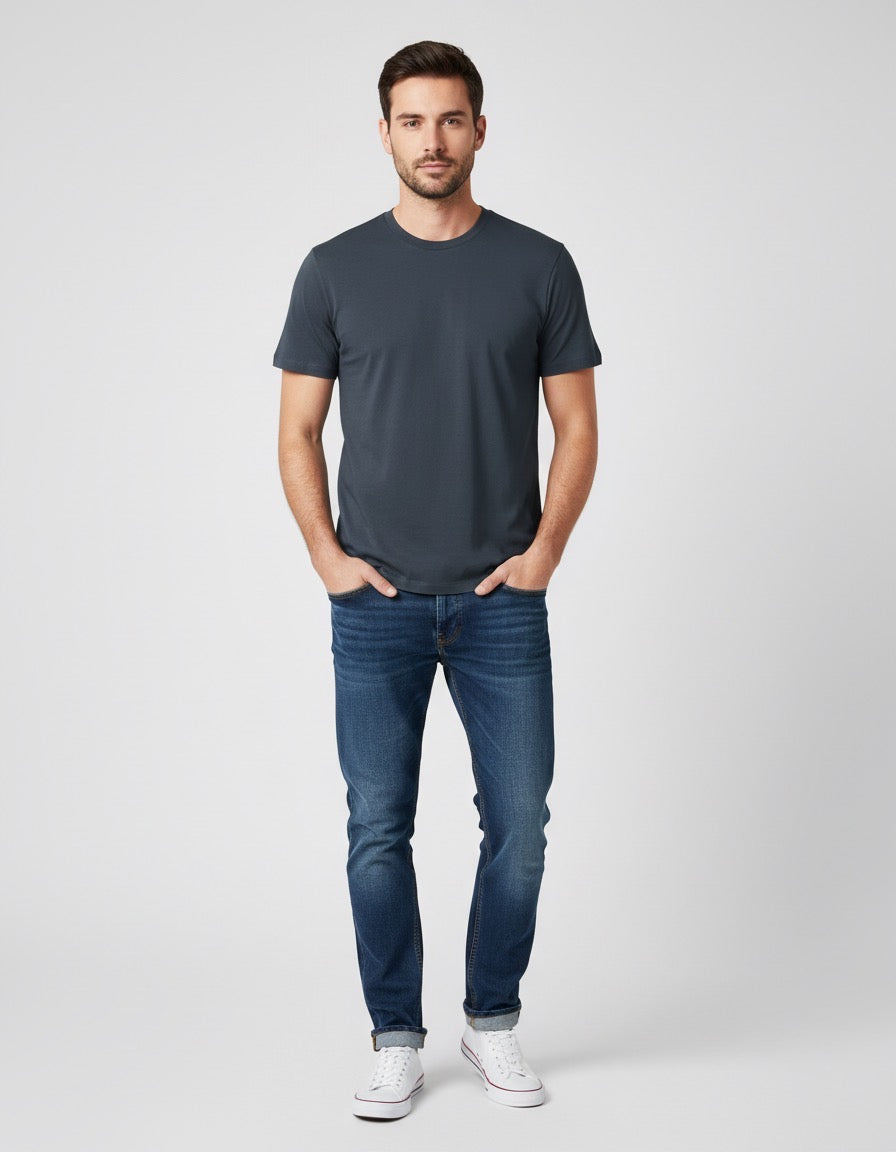 Le t-shirt iconique unisexe