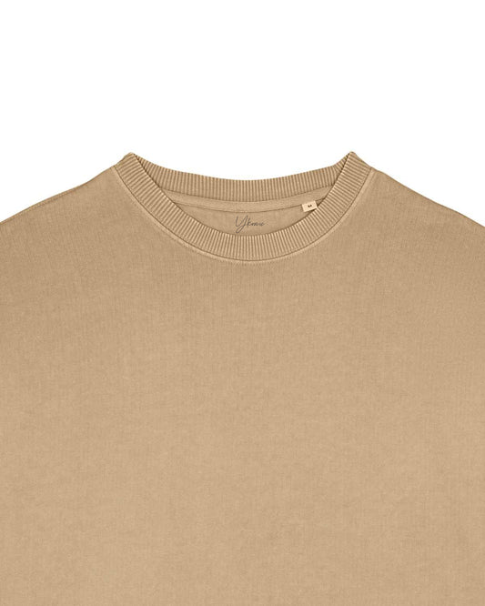 Le sweatshirt à col rond teint en pièce oversize